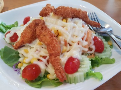 สลัดกุ้งกรอบ