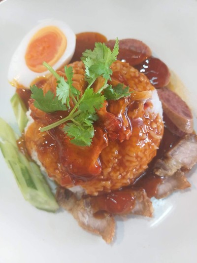 ข้าวหมูแดง