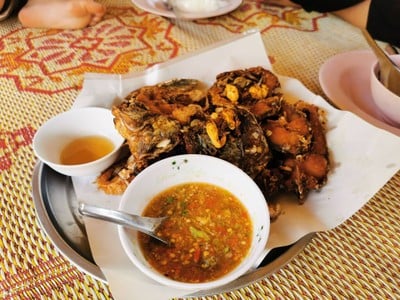 ร้านอาหารดาบเหล็ก
