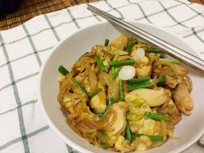 ข้าวหน้าไก่และไข่
