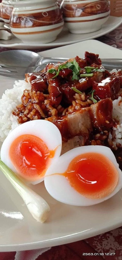 อาหาร หรือ เครื่องดื่ม