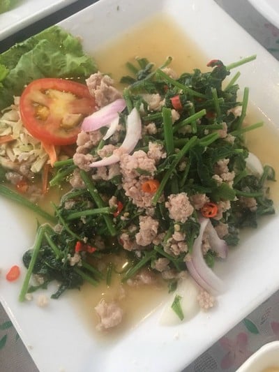 ยำผักกูดหมูสับ