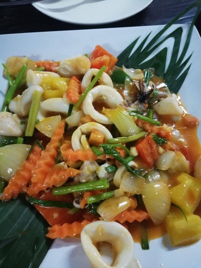 ปลาหมึกผัดไข่เค็ม