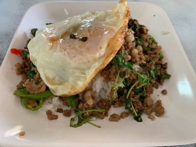 กระเพราหมูสับ