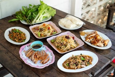 เมนูของร้าน ส้มตำลุงหนวด รามฯ 12