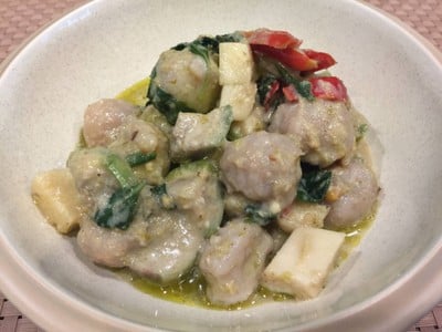 เขียวหวานลูกชิ้นปลากรายผัดแห้ง