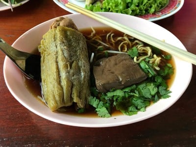 เมนูของร้าน ก๋วยเตี๋ยวเดินดง สำนักงานใหญ่