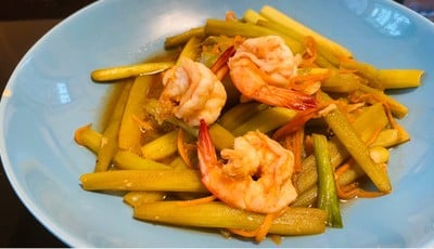สายบัวผัดกุ้ง 🦐