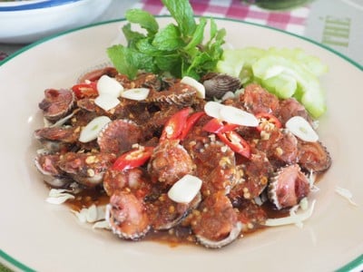 ลดาปลาร้าหอม 🐠 ส้มตำ ยำ อาหารอีสาน ตามสั่ง ลดาปลาร้าหอม