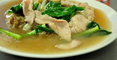 ราดหน้าไก่