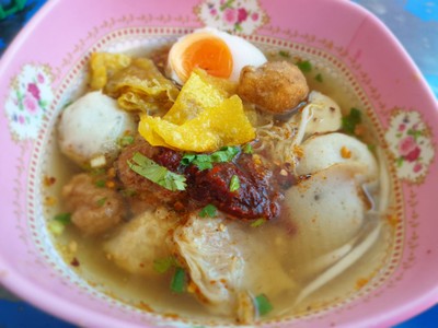 บะหมี่ต้มยำน้ำพริกเผาไข่ยางมะตูม