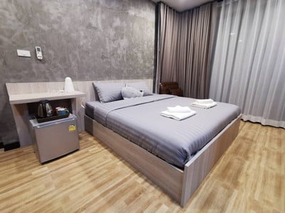 โรงแรมเล Lay Hotel