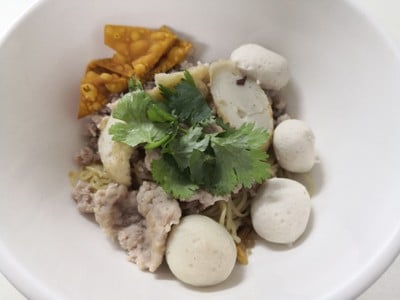 บะหมี่แห้ง