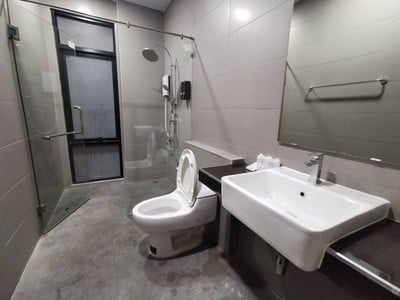 โรงแรมเล Lay Hotel