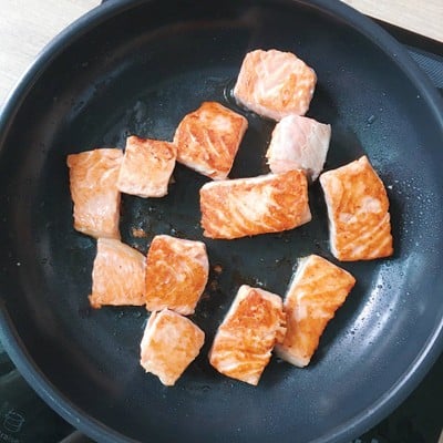 วิธีทำ 🌈แกงส้มแซลมอนย่าง