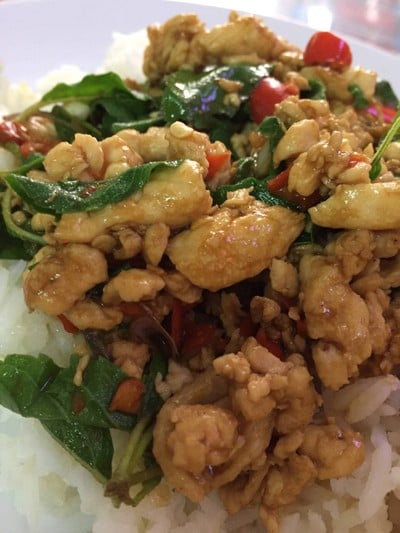 ข้าวกะเพราไก่สับ