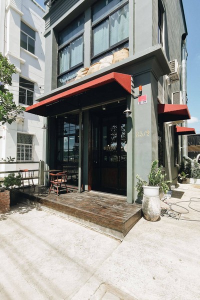 หน้าร้าน Cherrydog Coffee Roaster