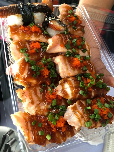 ซูชิหน้าแซลม่อนเบิร์น