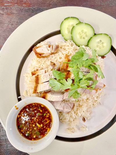 ข้าวหมูกรอบ พิเศษ