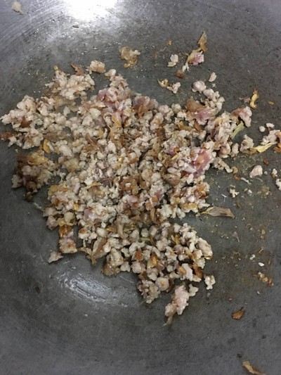 วิธีทำ “ผัดดอกหอมใส่หมูสับ”
