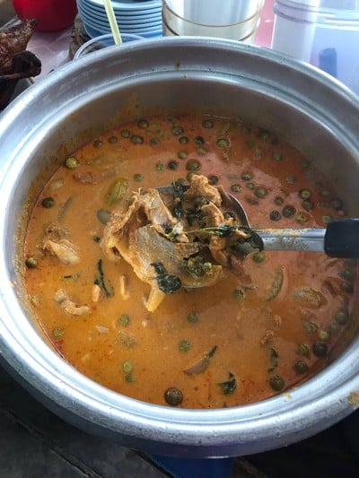 แกงเผ็ดเป็ดย่าง