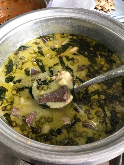 แกงเขียวหวานไก่ยอดมะพร้าว