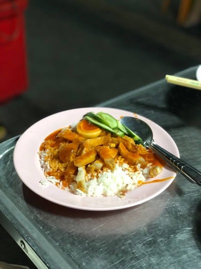 ข้าวหมูกรอบ ธรรมดา