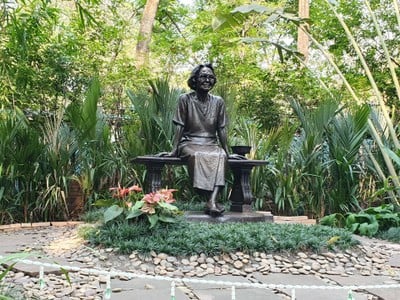 อุทยานเฉลิมพระเกียรติสมเด็จพระศรีนครินทราบรมราชชนนี (Princess Mother Memorial Park) อุทยานเฉลิมพระเกียรติสมเด็จพระศรีนครินทราบรมราชชนนี (Princess Mother Memorial Park)