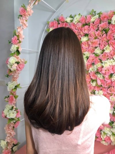 สีสวยธรรมชาติเลยค่ะ ตอนโดนแดดจะออกสว่างกว่าในรูปหน่อย ผมไม่เสียด้วย เลิฟมากกกกกก