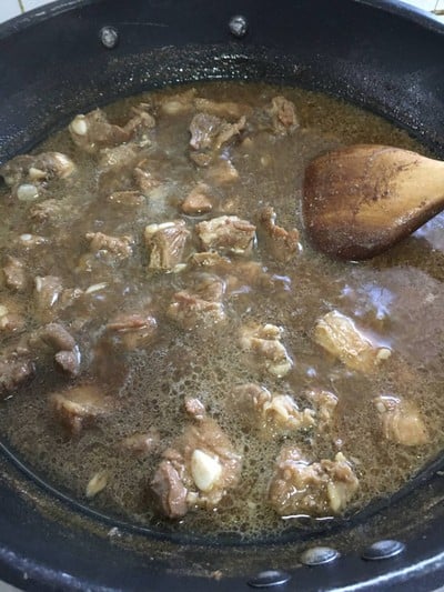 วิธีทำ “กระดูกหมูตุ๋นเต้าเจี้ยว” วิธีทำ “กระดูกหมูตุ๋นเต้าเจี้ยว”