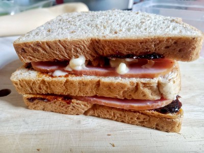 วิธีทำ แซนวิชแฮมพริกเผาหมูหยอง