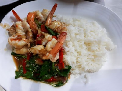 กะเพรากุ้ง