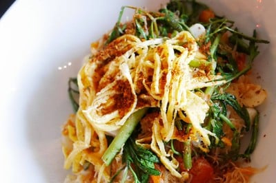 หมี่ผัดมันกุ้งผักกะเฉด