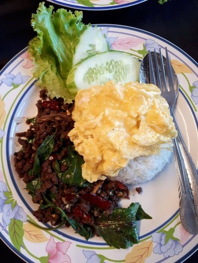 อาหาร หรือ เครื่องดื่ม