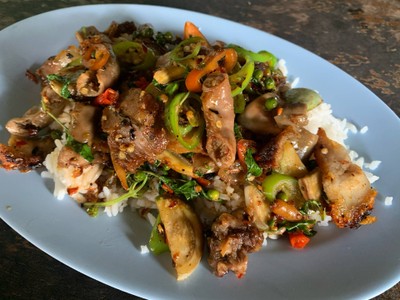 ข้าวราดผัดฉ่า
