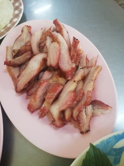 คอหมูย่าง