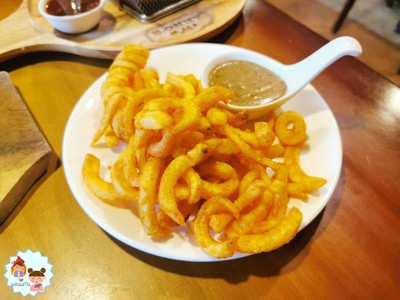 เคอร์ลี่ฟรายส์