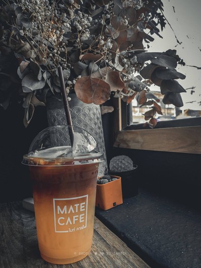 ชื่อเมนูจำไม่ได้ แต่รสชาติแปลกแต่ก็อร่อย ข้างล่างเป็นส้มข้างบนเป็นกาแฟ