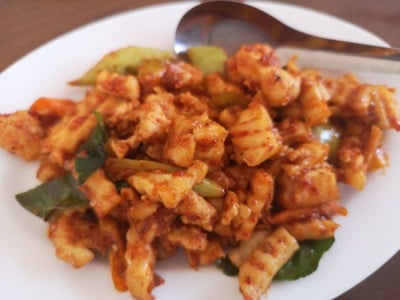 ไก่ผัดเผ็ดหน่อไม้ดอง