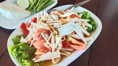 ตำยอดมะพร้าวปูม้า