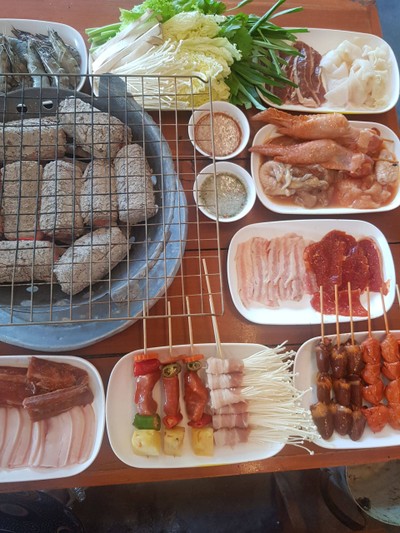 อาหาร หรือ เครื่องดื่ม