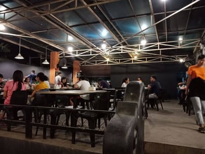 บรรยากาศ หิวข้าว (อาหารตามสั่ง) เนินพระ ระยอง -