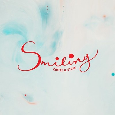 ทีมงานร้าน Smiling Coffee and Steak