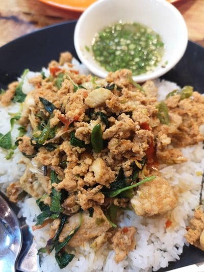 อร่อย รสชาติจัดจ้าน เมนูแปลกดี ที่ร้านเมนูโคตรเยอะ เลือกกินไม่ถูกเลย 