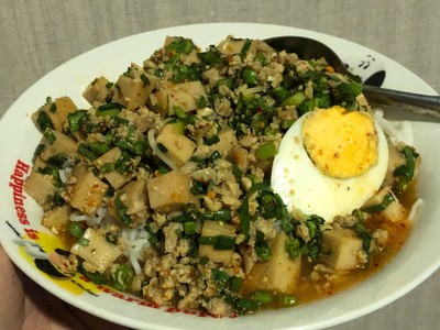 ยำขนมจีน ไก่ยอ + ไก่สับ