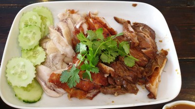 ไก่สามสี