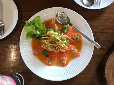 ยำแซลมอน