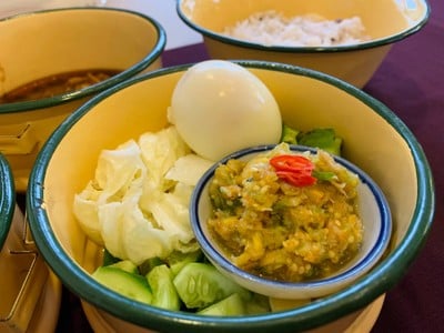 น้ำพริกกุ้งแห้ง (มะอึก) + ไข่ต้มยางมะตูม