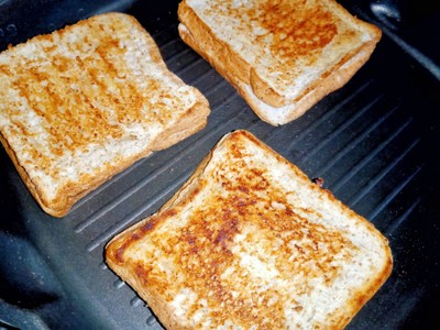 วิธีทำ แซนวิชทูน่าหม่าล่าสลัด