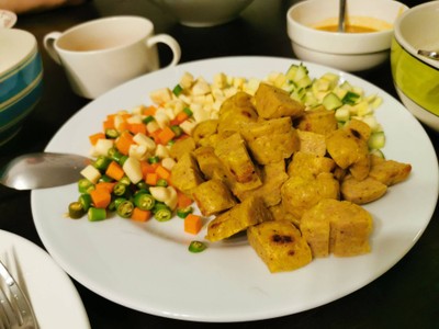 แหนมเนืองชุดกลาง,พร้อมทาน